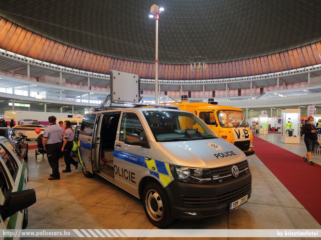 Volkswagen Transporter T6, fotó: krisztianfotoi
Keywords: cseh Csehország czech police policecar rendőrautó rendőr