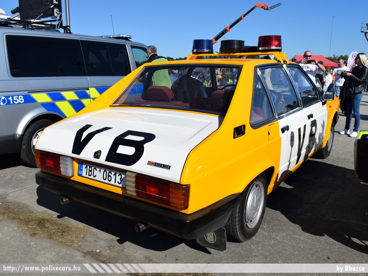 Tatra 613, fotó: Bbazsa
Keywords: cseh Csehország czech police policecar rendőrautó rendőr