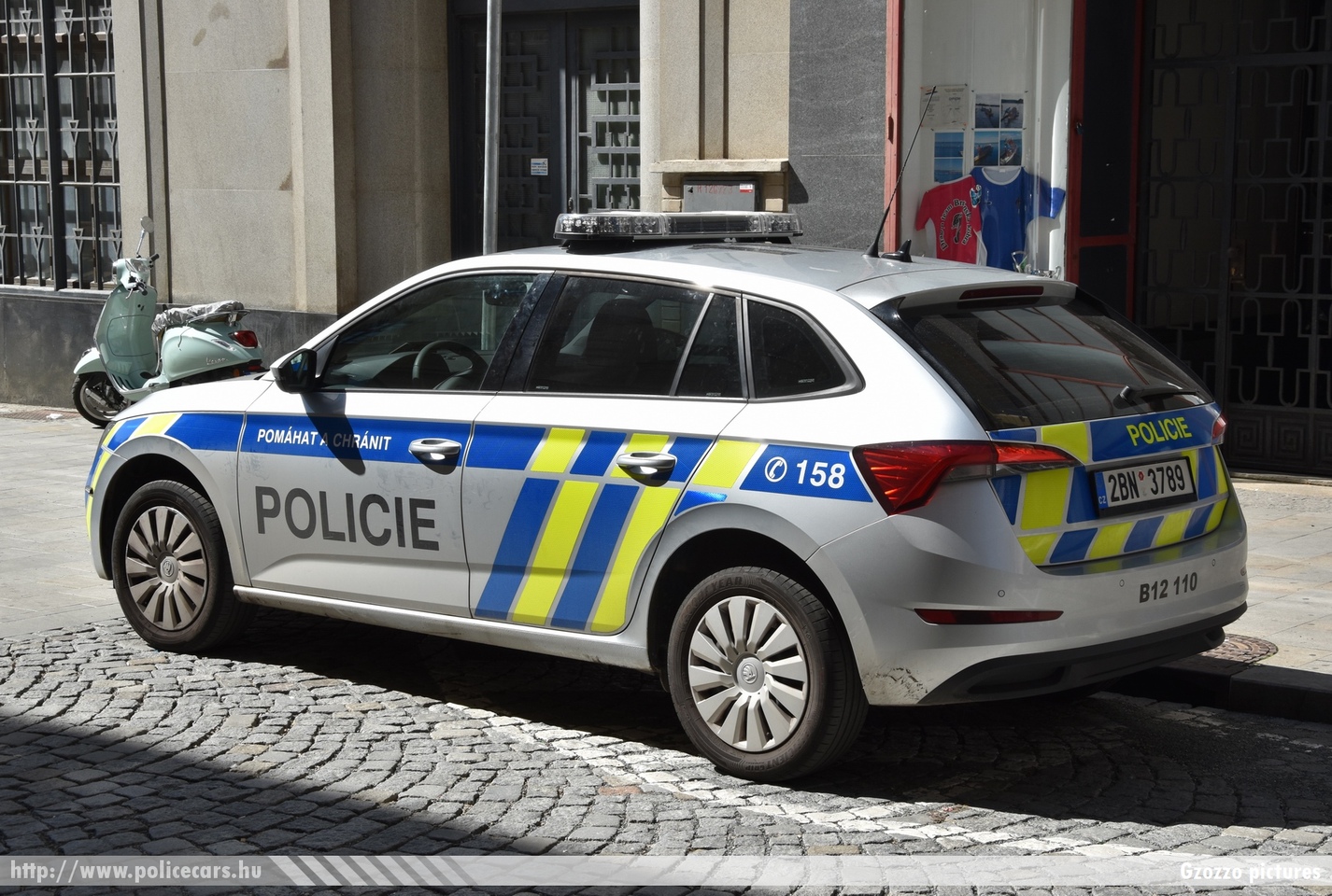 Skoda Scala, fotó: Gzozzo pictures
Keywords: cseh Csehország czech police policecar rendőrautó rendőr