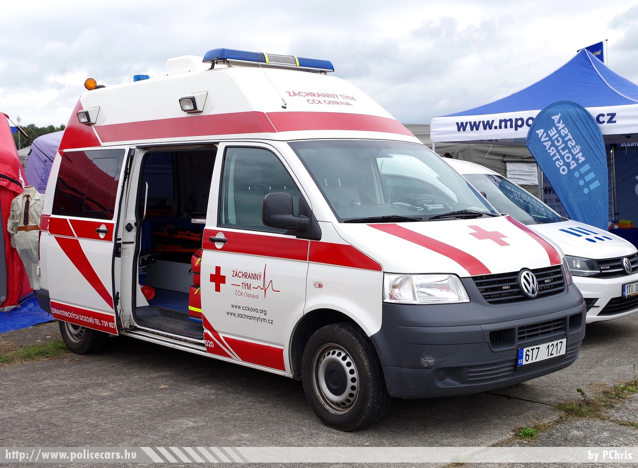 Volkswagen Transporter T5, Český červený kříž, fotó: PChris
Keywords: cseh Csehország czech mentő mentőautó ambulance
