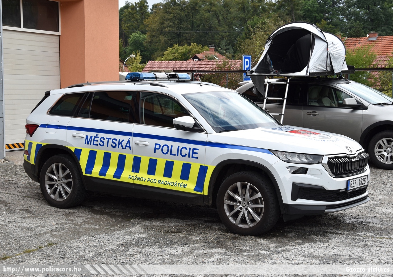 Skoda Kodiaq facelift 2.0 TSI, Městská policie Rožnov pod Radhoštěm, fotó: Gzozzo pictures
Keywords: cseh Csehország czech police policecar rendőrautó rendőr