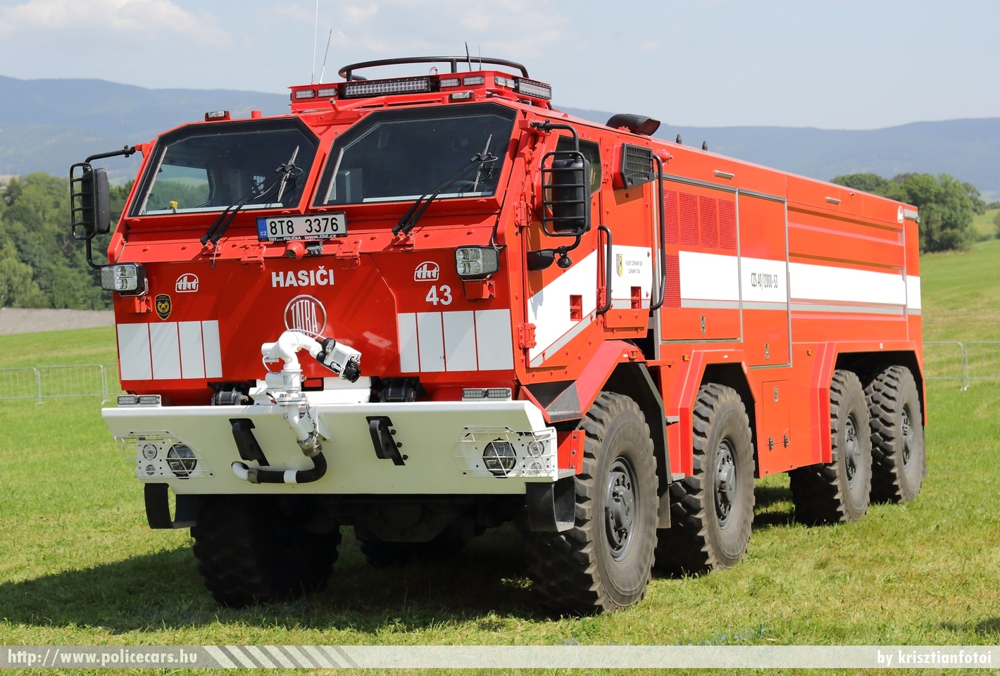 Tatra Titan CZS40 THT, fotó: krisztianfotoi
Keywords: cseh Csehország czech fire firetruck tűzoltó tűzoltóautó tűzoltóság