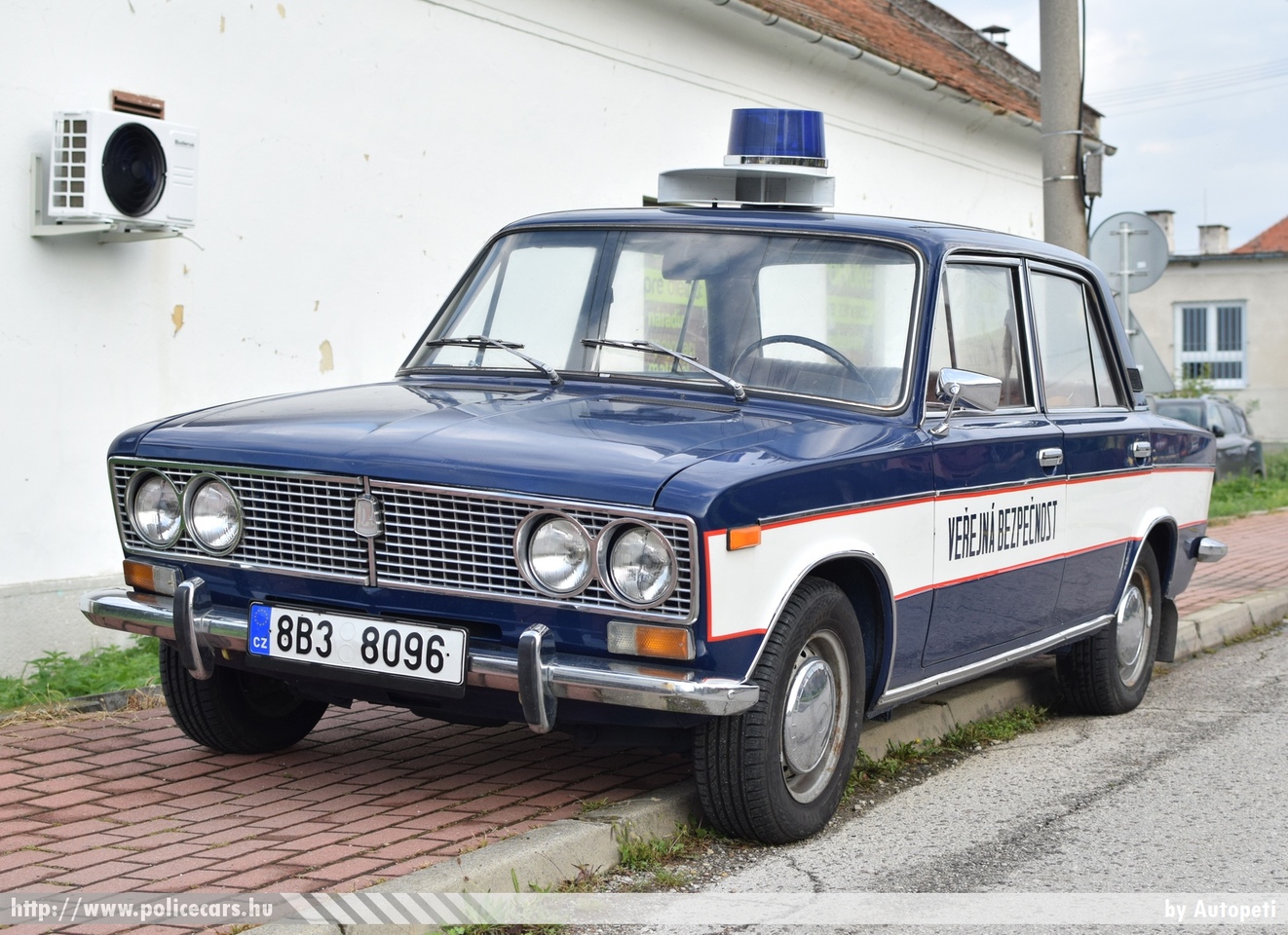 Lada VAZ 1500, Verejna Bezpecnost, fotó: Autopeti
Keywords: cseh Csehország czech police policecar rendőrautó rendőr csehszlovák Csehszlovákia