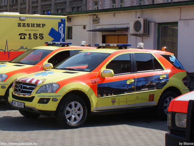 Mercedes-Benz ML 280 CDi 4-Matic, fotó: Bbazsa
Keywords: mentő mentőautó Csehország cseh