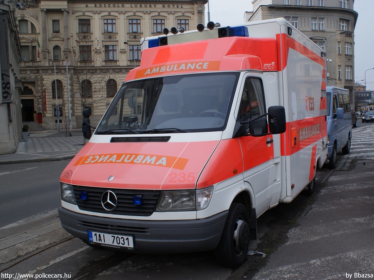 Mercedes-Benz Sprinter, fotó: Bbazsa
Keywords: mentő mentőautó Csehország cseh