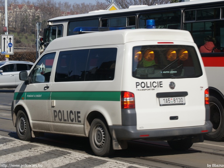 Volkswagen Transporter T5, fotó: Bbazsa
Keywords: rendőr rendőrautó rendőrség cseh Csehország