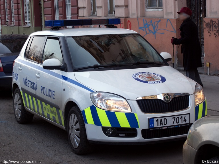 Skoda Fabia II, fotó: Bbazsa
Keywords: rendőr rendőrautó rendőrség cseh Csehország