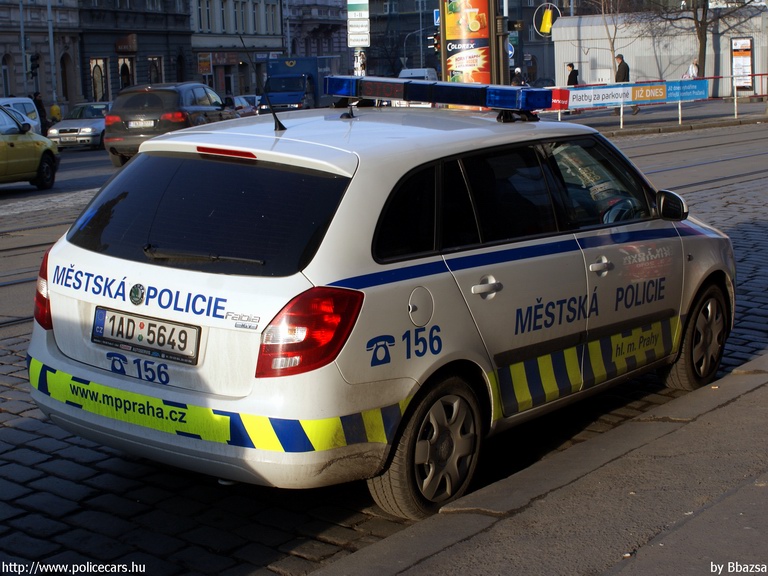 Skoda Fabia II, fotó: Bbazsa
Keywords: rendőr rendőrautó rendőrség cseh Csehország