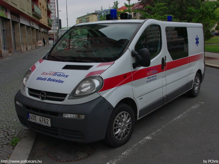 Opel Vivaro, fotó: PChris
Keywords: mentő mentőautó cseh Csehország