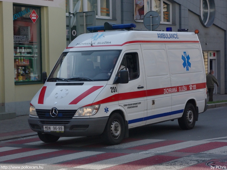 Mercedes-Benz Sprinter, fotó: PChris
Keywords: mentő mentőautó cseh Csehország
