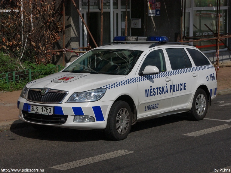 Skoda Octavia II, Liberec, fotó: PChris
Keywords: cseh Csehország rendőr rendőrautó rendőrség