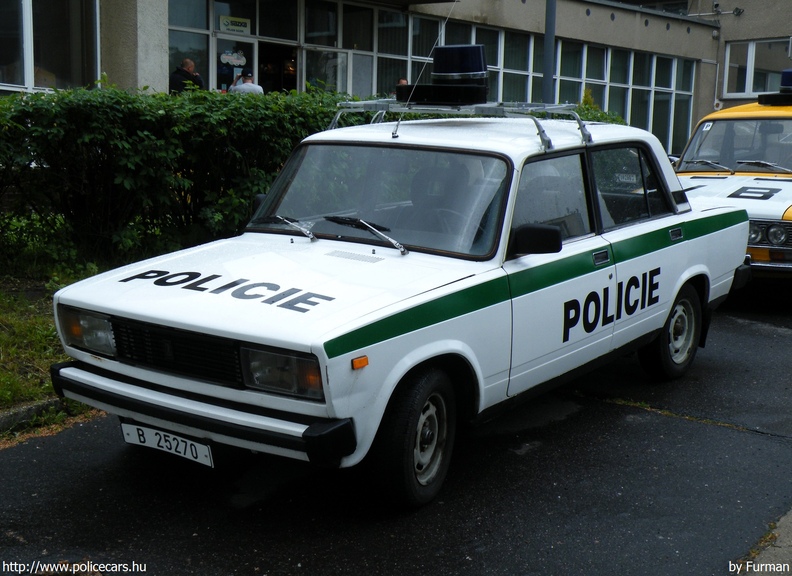 Lada VAZ 2105, fotó: Furman
Keywords: cseh Csehország rendőr rendőrautó rendőrség 