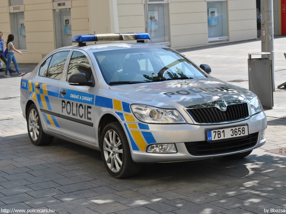 Skoda Octavia, fotó: Bbazsa
Keywords: cseh rendőr Csehország rendőrautó rendőrség