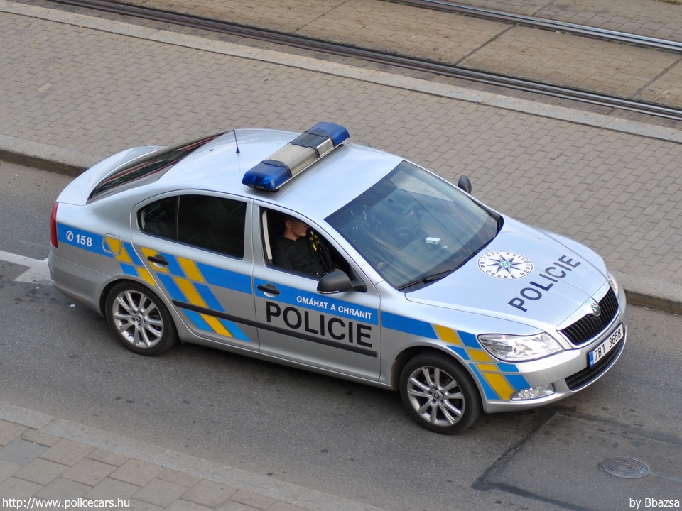Skoda Octavia, fotó: Bbazsa
Keywords: cseh rendőr Csehország rendőrautó rendőrség