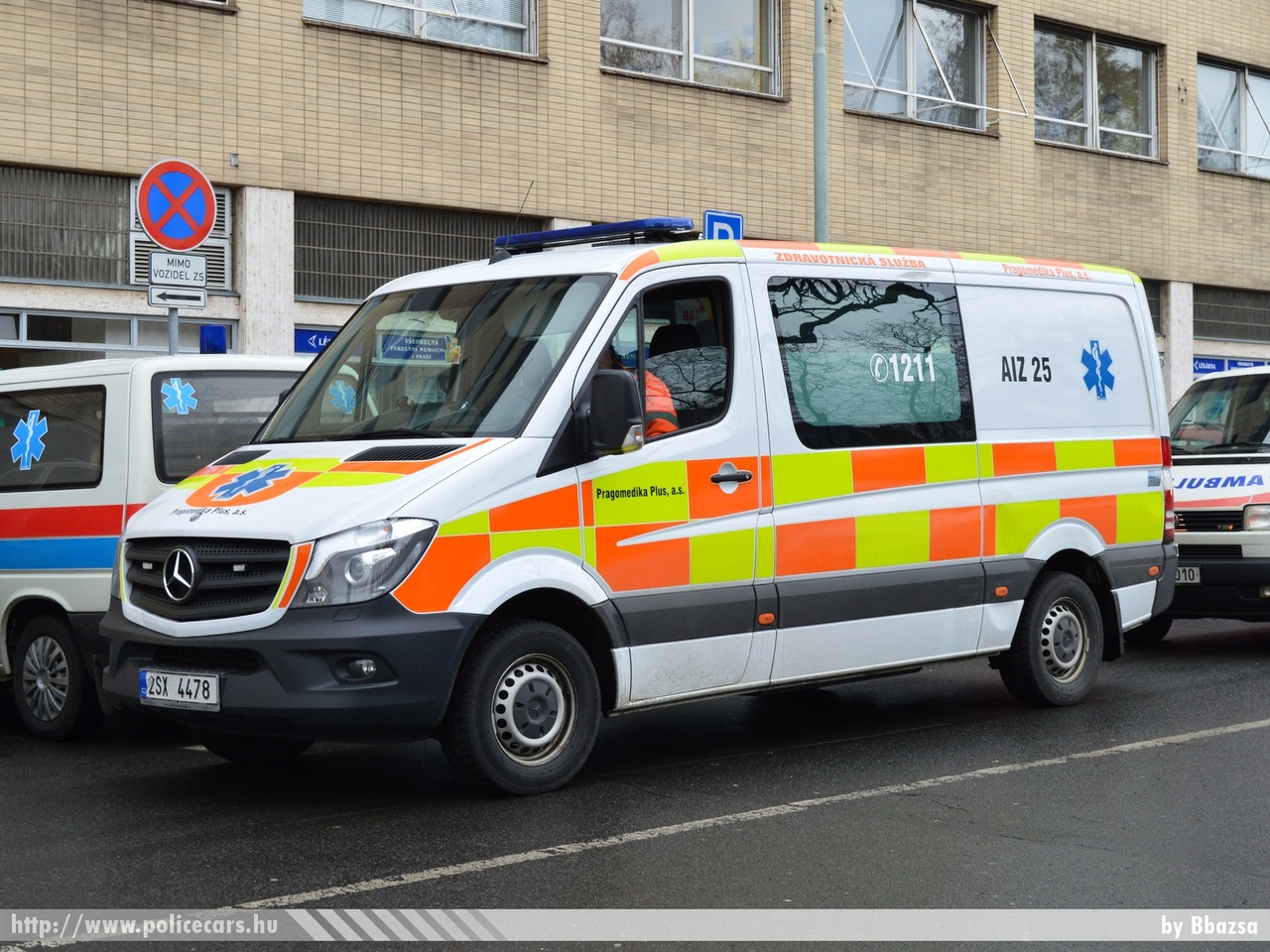 Mercedes Sprinter, fotó: Bbazsa
Keywords: cseh Csehország mentő mentőautó