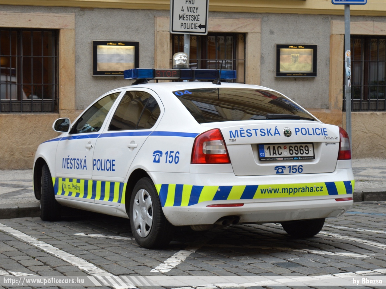 Skoda Octavia, Prága, fotó: Bbazsa 
Keywords: rendőr cseh Csehország rendőrautó rendőrség