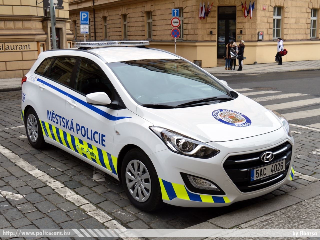 Hyundai I30, Prága, fotó: Bbazsa
Keywords: rendőr cseh Csehország rendőrautó rendőrség