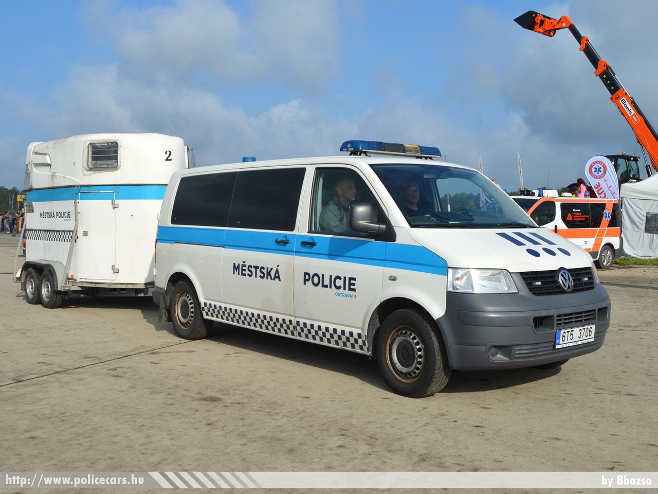 Volkswagen Transporter T5, fotó: Bbazsa
Keywords: rendőr cseh Csehország rendőrautó rendőrség police policecar Czech