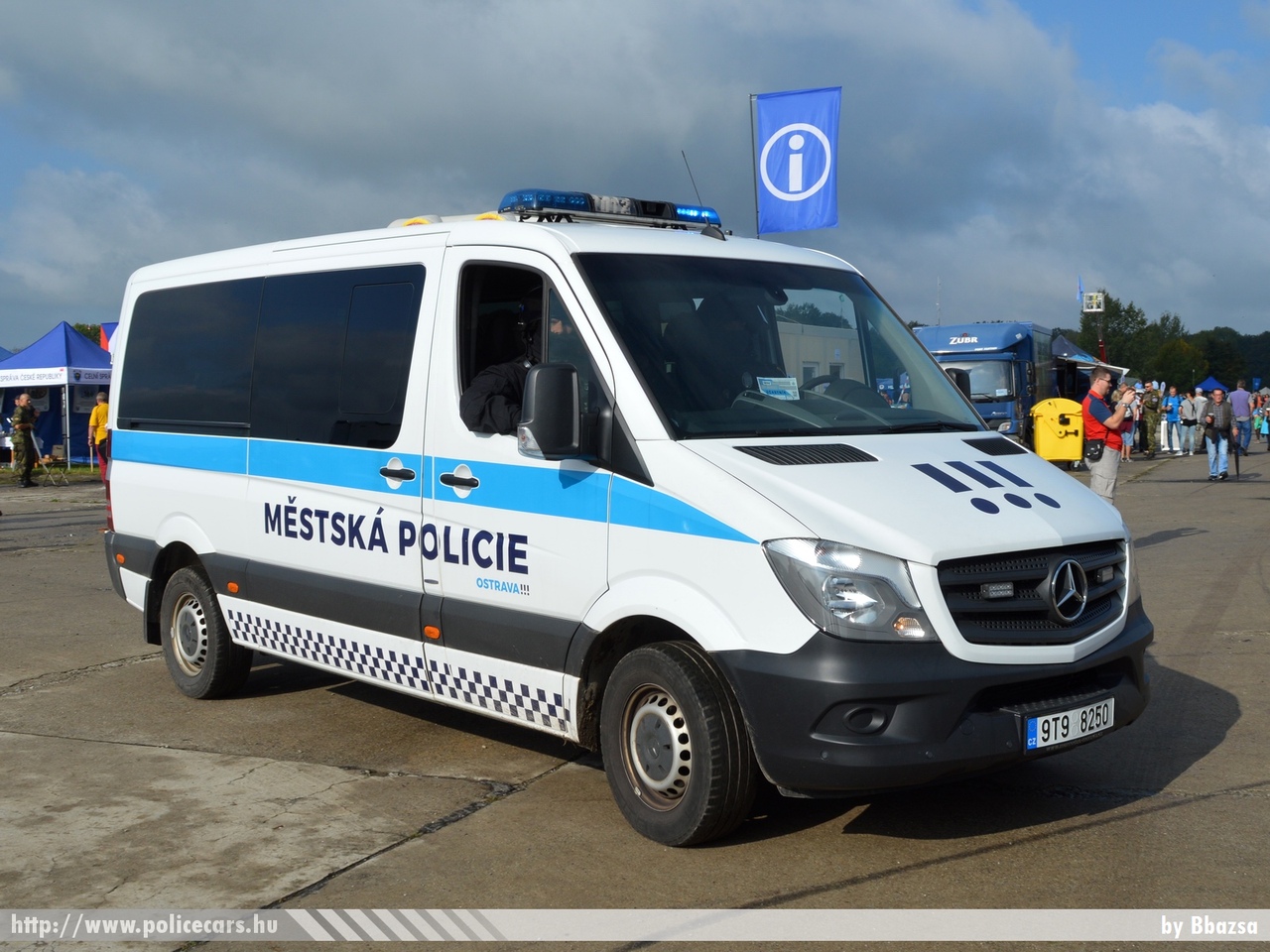 Mercedes Sprinter II facelift, fotó: Bbazsa
Keywords: rendőr cseh Csehország rendőrautó rendőrség police policecar Czech