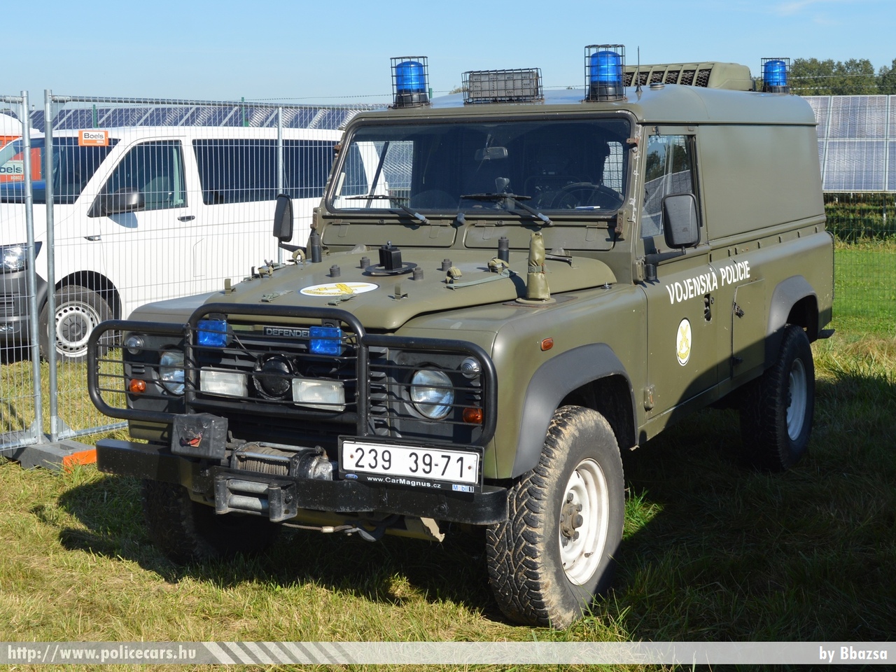 Land Rover Defender, fotó: Bbazsa
Keywords: rendőr cseh Csehország rendőrautó rendőrség police policecar Czech military katonai