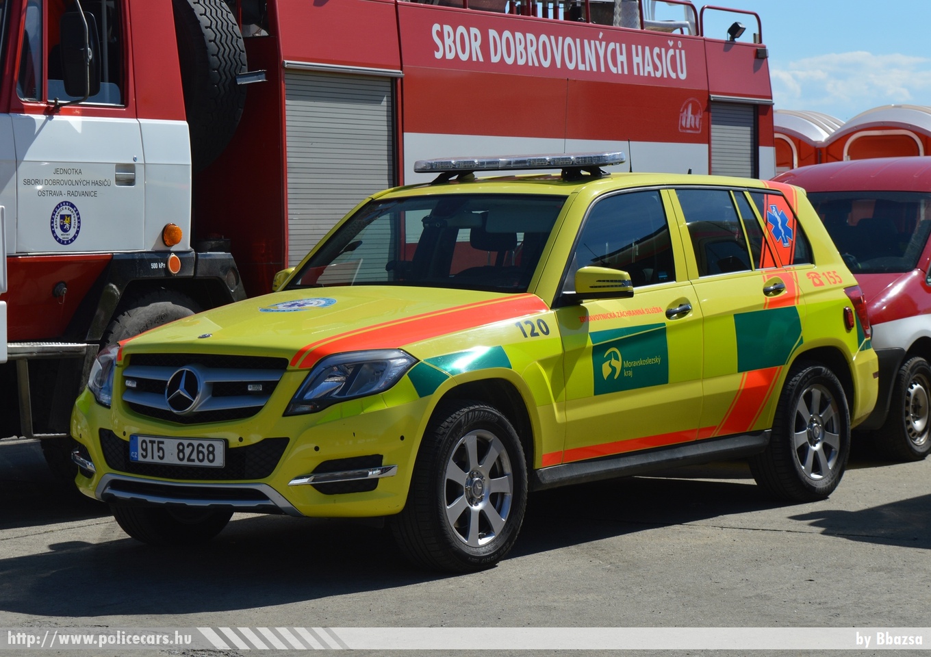 Mercedes GLK, fotó: Bbazsa
Keywords: cseh Csehország mentő mentőautó Czech ambulance