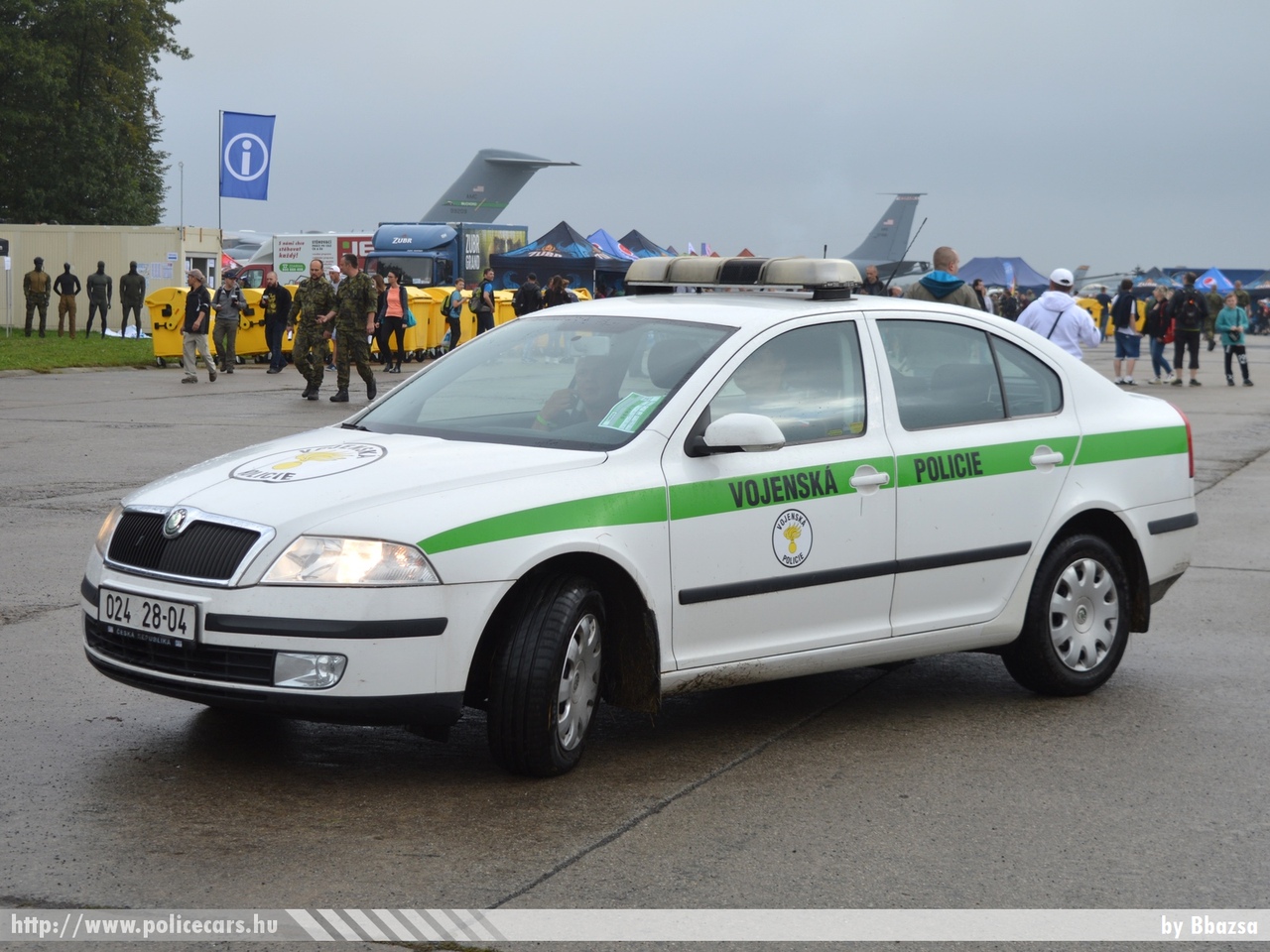 Skoda Octavia II, fotó: Bbazsa
Keywords: rendőr cseh Csehország rendőrautó rendőrség police policecar Czech katonai military