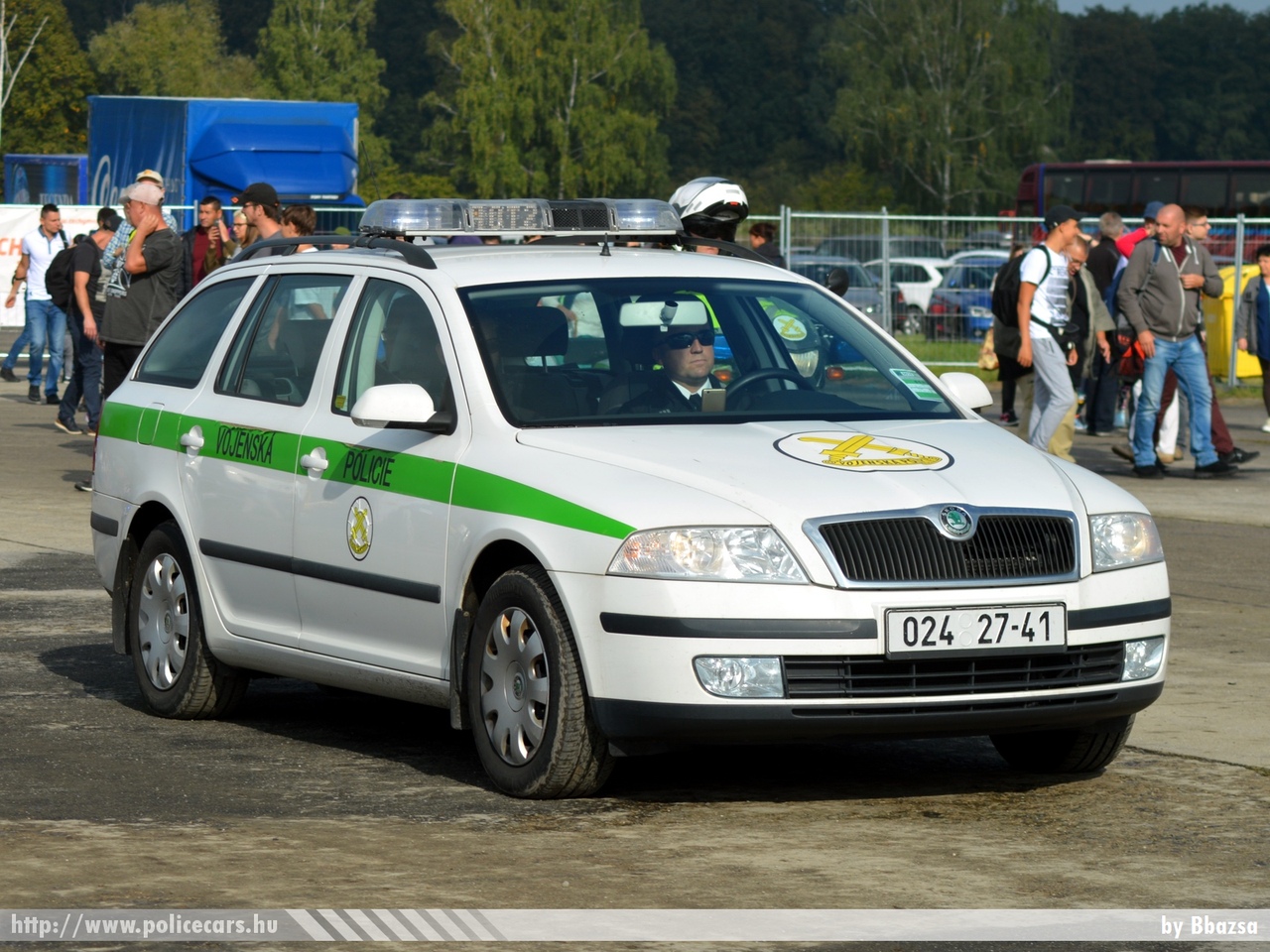 Skoda Octavia II, fotó: Bbazsa
Keywords: rendőr cseh Csehország rendőrautó rendőrség police policecar Czech katonai military