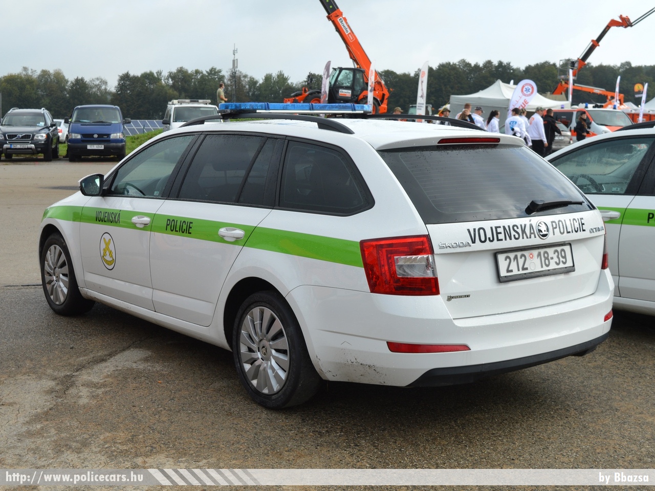 Skoda Octavia III, fotó: Bbazsa
Keywords: rendőr cseh Csehország rendőrautó rendőrség police policecar Czech katonai military