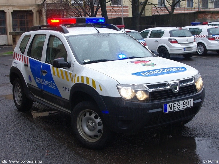 Dacia Duster, fotó: PChris
Keywords: rendőr rendőrautó rendőrség magyar Magyarország MES-991