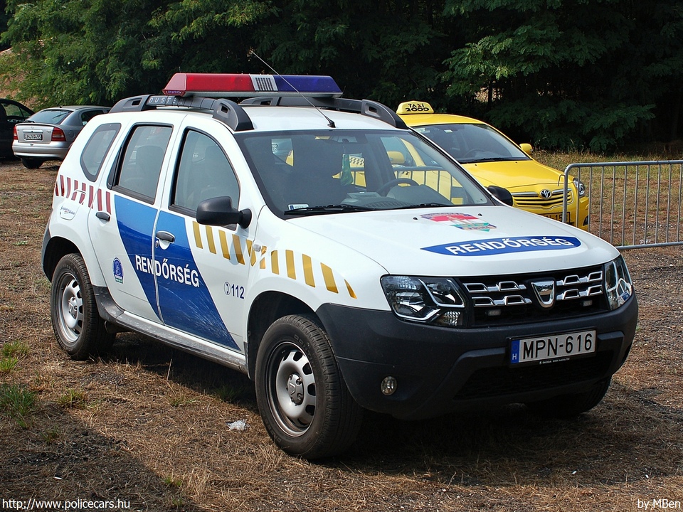 Dacia Duster, fotó: MBen
Keywords: rendőr rendőrautó rendőrség magyar Magyarország MPN-616