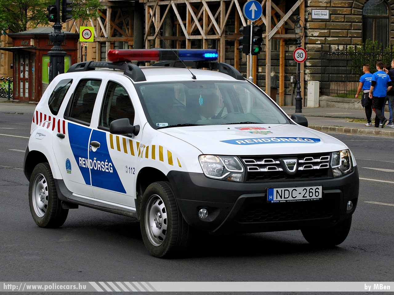 Dacia Duster, fotó: MBen
Keywords: magyar Magyarország rendőr rendőrautó rendőrség NDC-266 Hungary hungarian police policecar