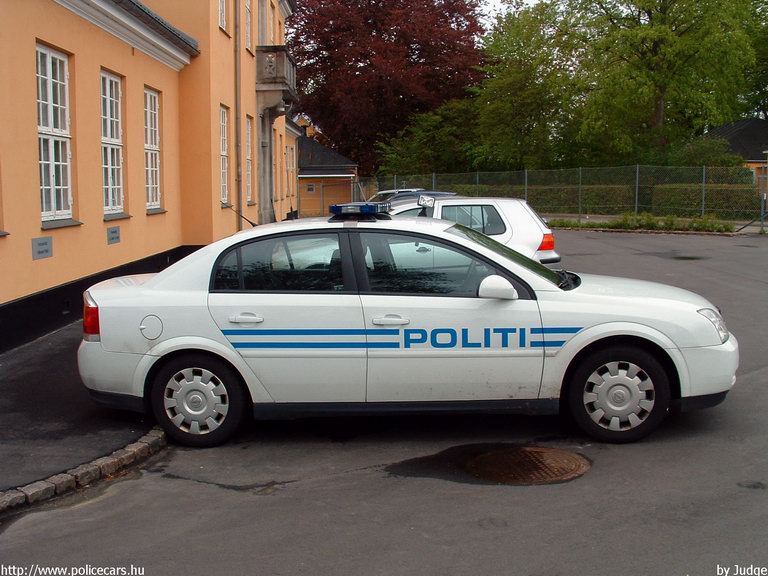 Opel Vectra C, fotó: Judge
Keywords: rendőr rendőrautó rendőrség dán Dánia