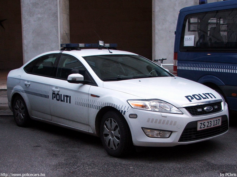 Ford Mondeo, fotó: PChris
Keywords: rendőr rendőrautó rendőrség dán Dániarendőr rendőrautó rendőrség dán Dánia