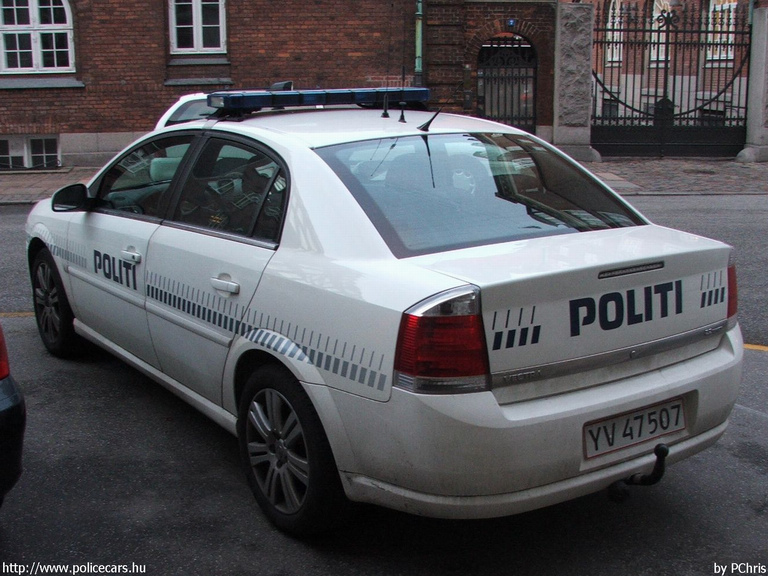 Opel Vectra, fotó: PChris
Keywords: rendőr rendőrautó rendőrség dán Dánia