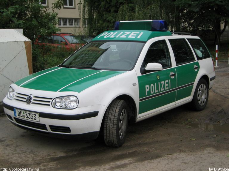 VW Golf IV, fotó: DrAthlon
Keywords: Németország német rendőr rendőrség rendőrautó