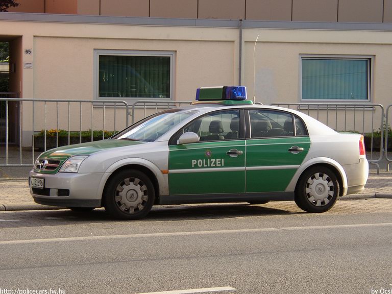 Opel Vectra C, fotó: Öcsi
Keywords: Németország német rendőr rendőrség rendőrautó