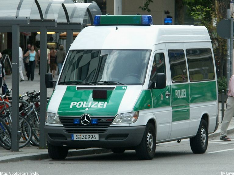 Mercedes Sprinter, fotó: Laya
Keywords: Németország német rendőr rendőrség rendőrautó