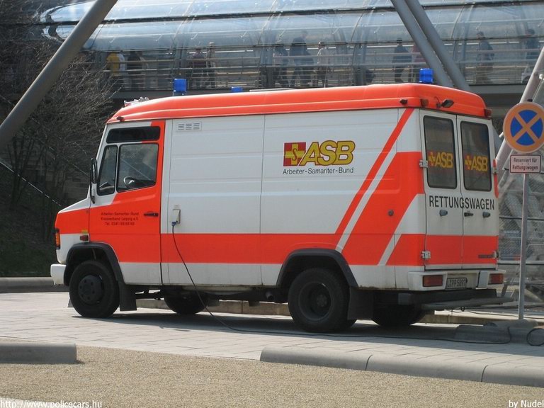 Mercedes-Benz Vario, fotó: Nudel
Keywords: Németország német mentő mentőautó