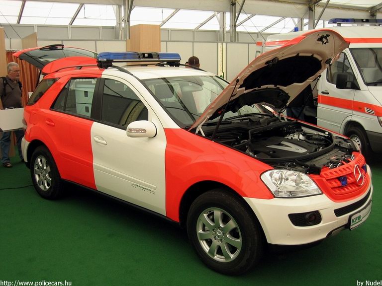 Mercedes ML, fotó: Nudel
Keywords: Németország német mentő mentőautó
