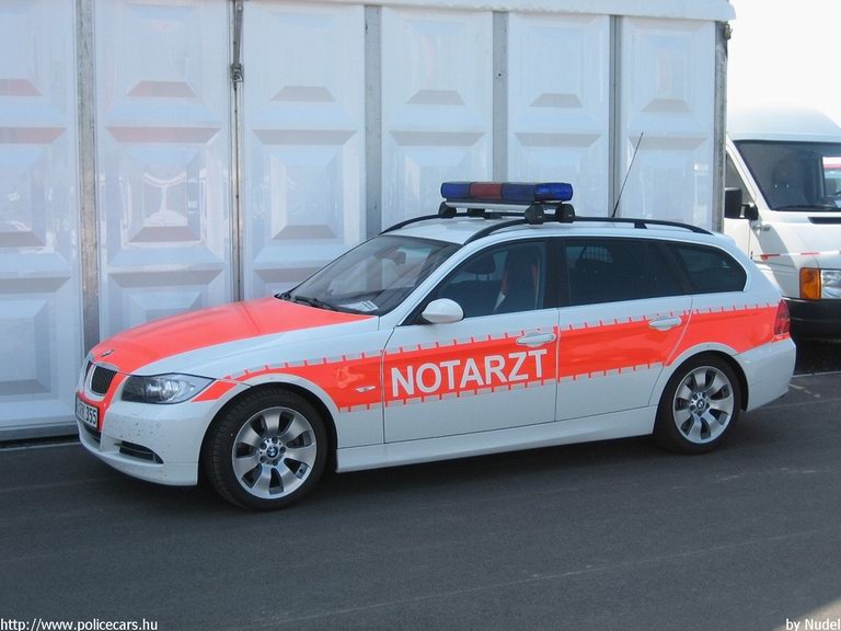 BMW, fotó: Nudel
Keywords: német Németország mentő mentőautó