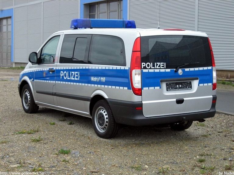 Mercedes Vito, fotó: Nudel
Keywords: német Németország rendőr rendőrautó rendőrség