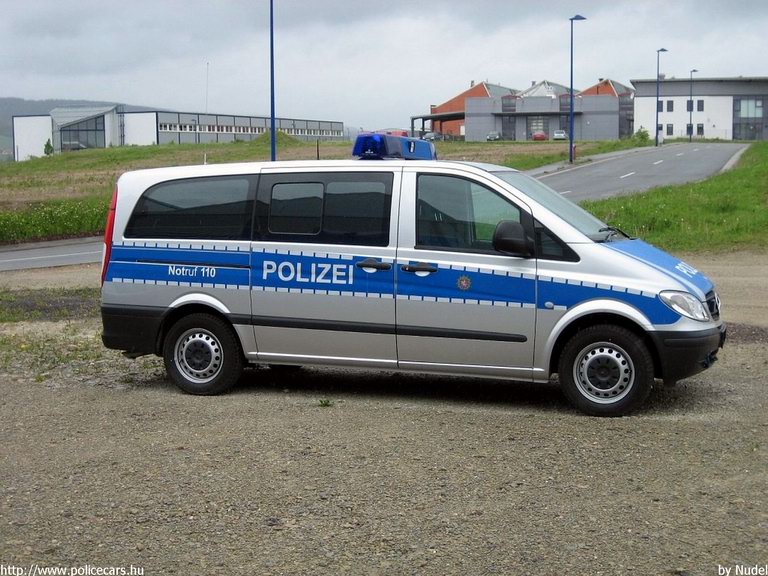 Mercedes Vito, fotó: Nudel
Keywords: német Németország rendőr rendőrautó rendőrség