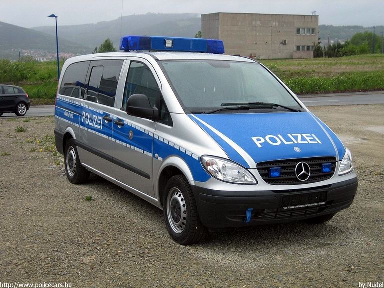 Mercedes Vito, fotó: Nudel
Keywords: német Németország rendőr rendőrautó rendőrség