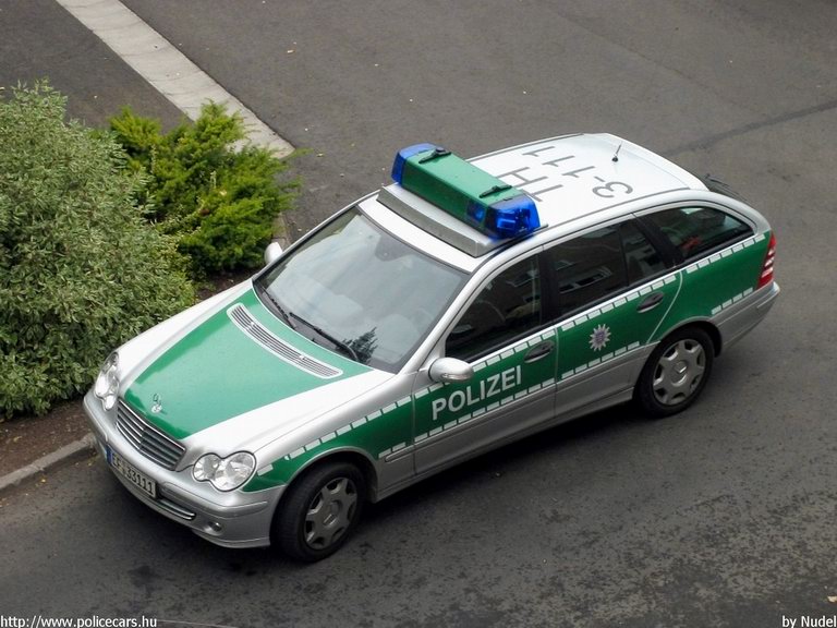 Mercedes, fotó: Nudel
Keywords: német Németország rendőr rendőrautó rendőrség