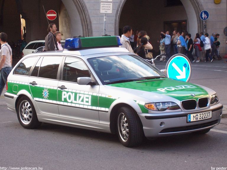 BMW 3, fotó: pester
Keywords: német Németország rendőr rendőrautó rendőrség