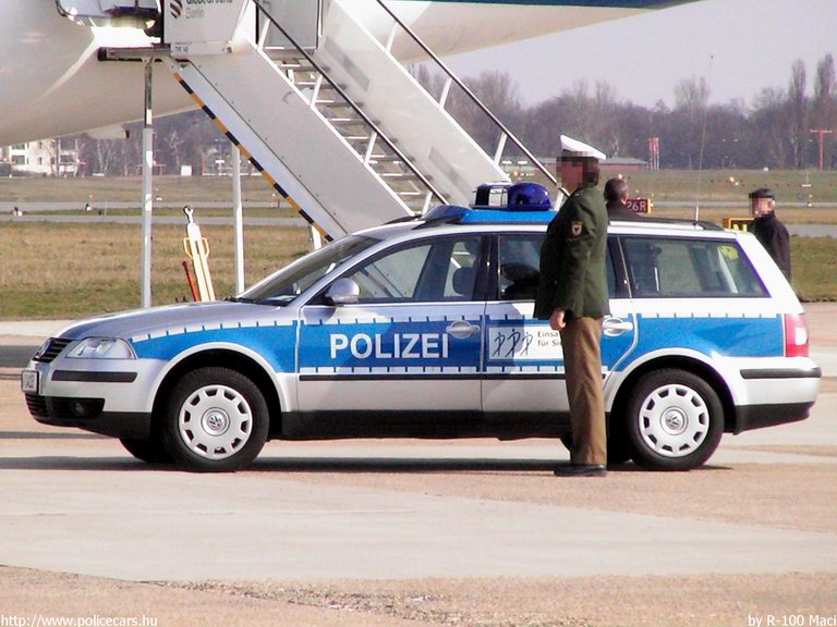 Volkswagen Passat, fotó: R-100 Maci
Keywords: német Németország rendőr rendőrautó rendőrség