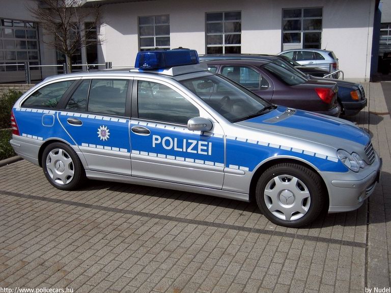 Mercedes, fotó: Nudel
Keywords: német Németország rendőr rendőrautó rendőrség