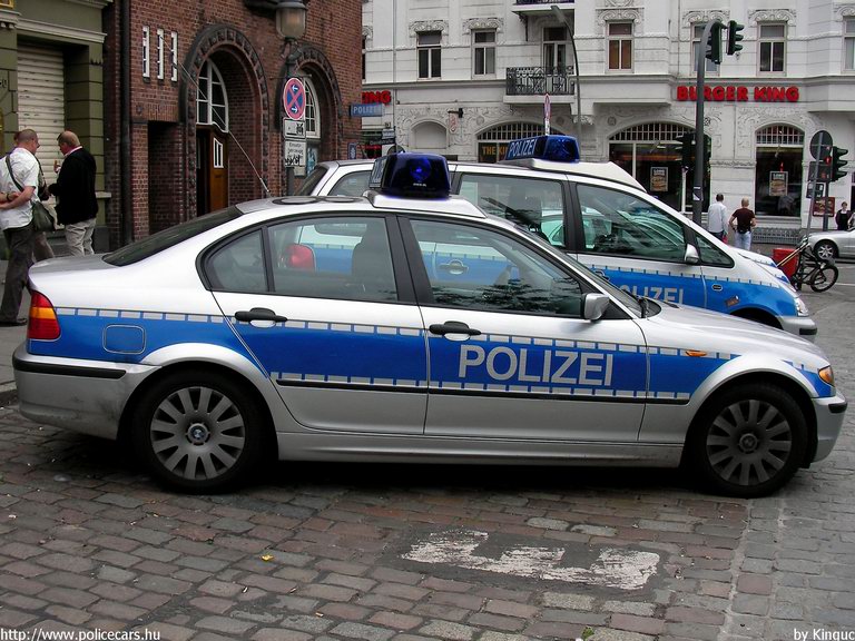 BMW, fotó: Kinguc
Keywords: német Németország rendőr rendőrautó rendőrség