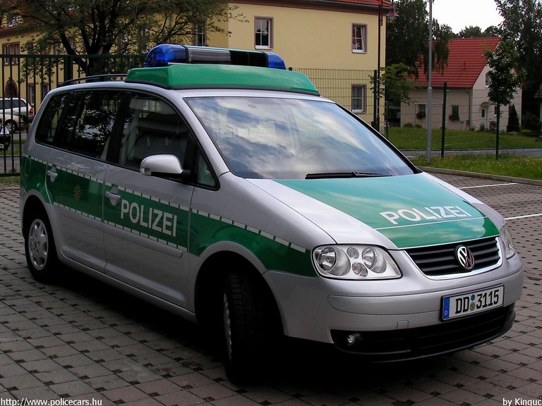 Volkswagen Touran, fotó: Kinguc
Keywords: német Németország rendőr rendőrautó rendőrség