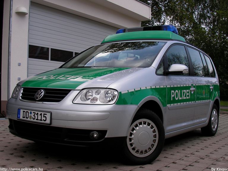 Volkswagen Touran, fotó: Kinguc
Keywords: német Németország rendőr rendőrautó rendőrség
